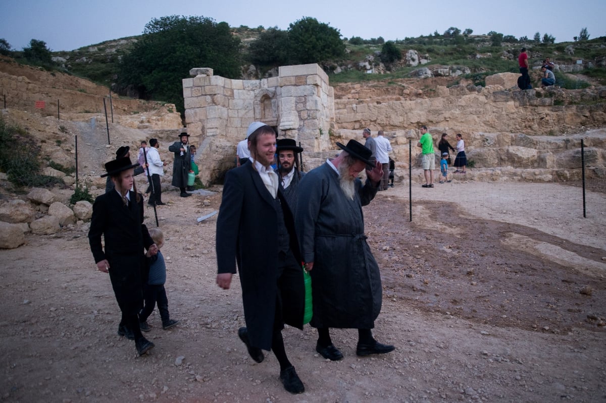 בריקוד ולצד הטובלים: שאיבת 'מים שלנו' בהרי ירושלים