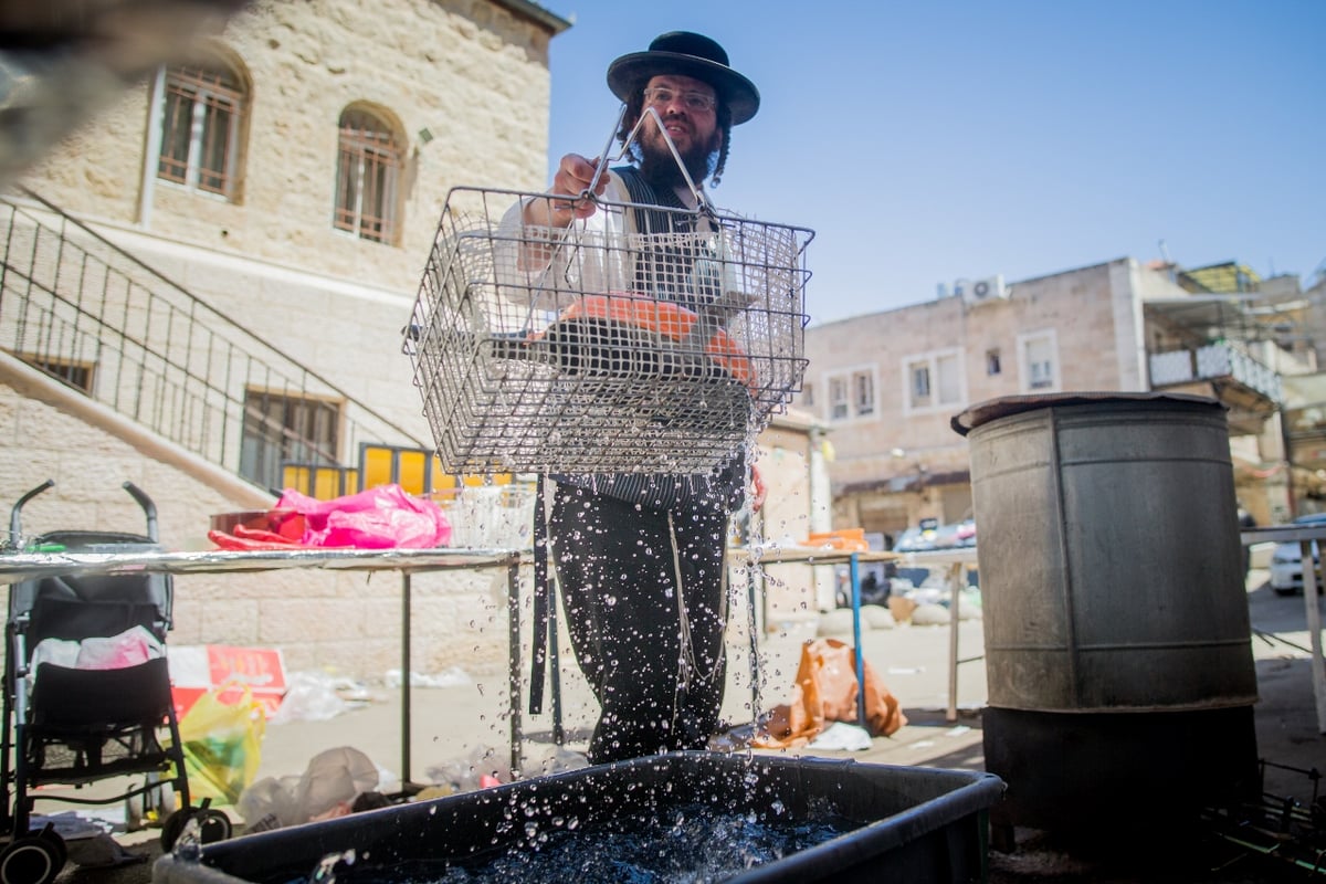 איך מגעילים כלים בירושלים כבר ראיתם? צפו