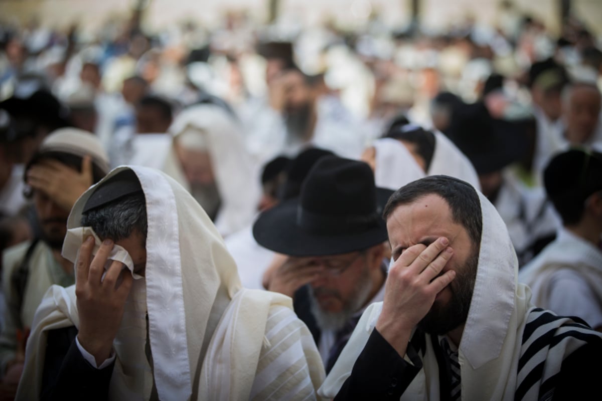 תיעוד ענק: אלפים ב'ברכת הכהנים' בכותל המערבי