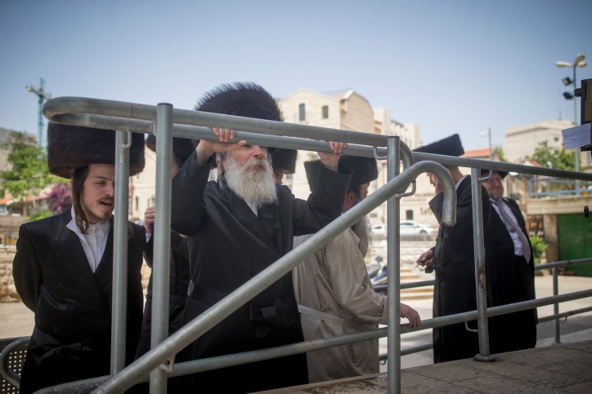 הפגנה נגד מכירת חמץ בפסח בירושלים • צפו בתיעוד