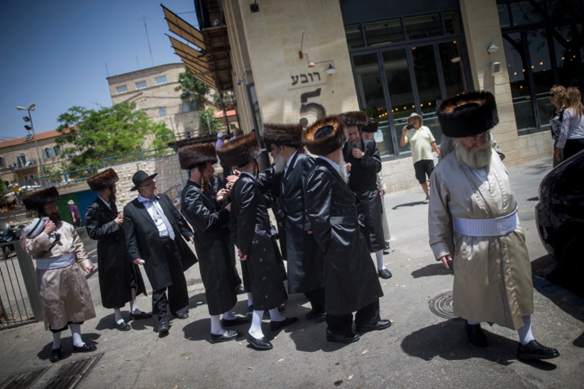 הפגנה נגד מכירת חמץ בפסח בירושלים • צפו בתיעוד