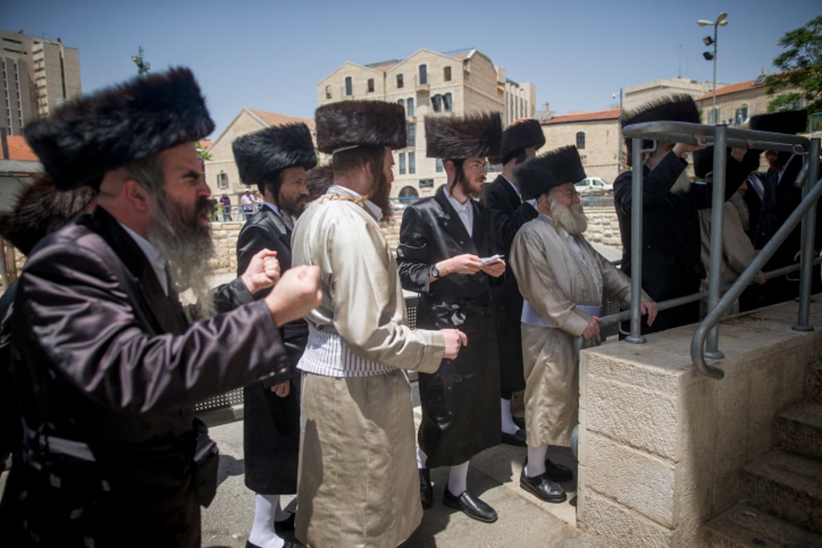 הפגנה נגד מכירת חמץ בפסח בירושלים • צפו בתיעוד