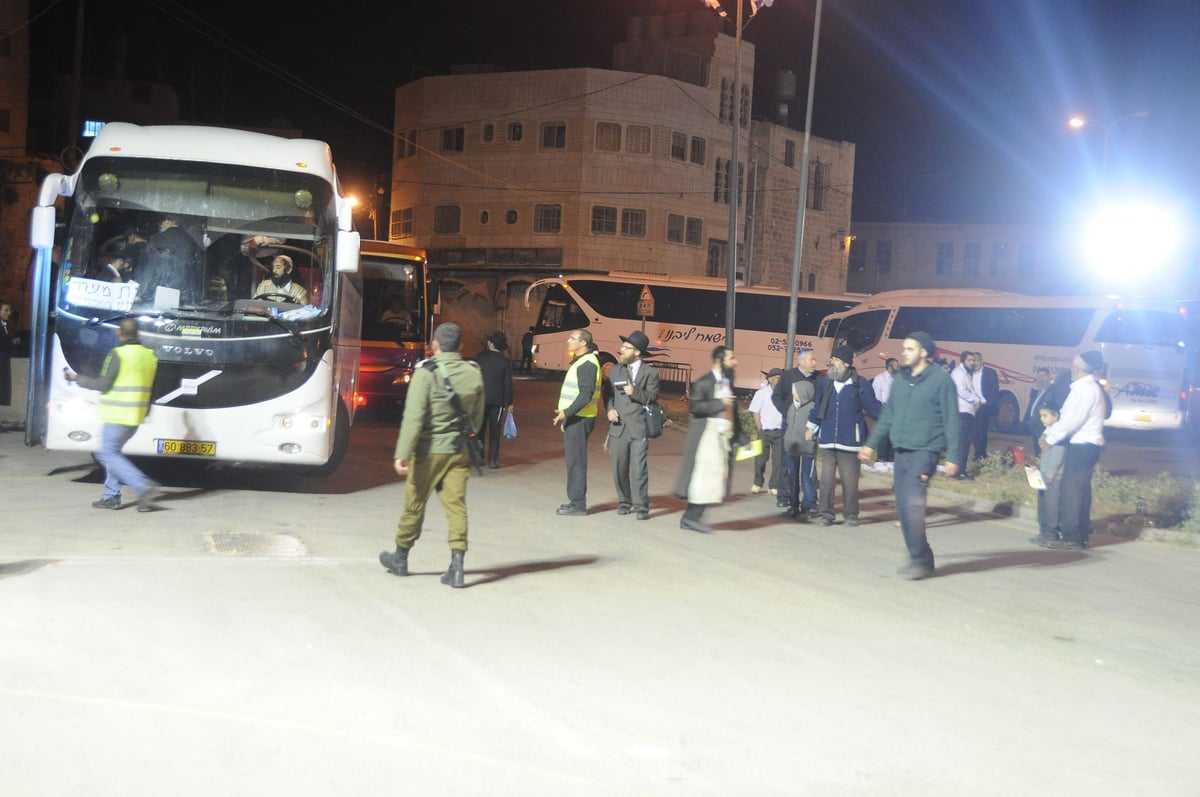 תיעוד: אלפים בעצרת התפילה של הרב אליעזר ברלנד