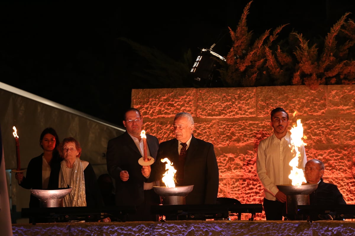 תיעוד נרחב: טקס ערב יום השואה ב"יד ושם"