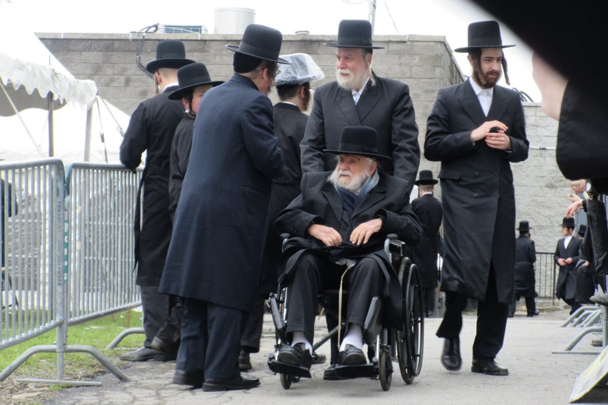 יארצייט בסאטמר לבעל ה"ברך משה" • צפו