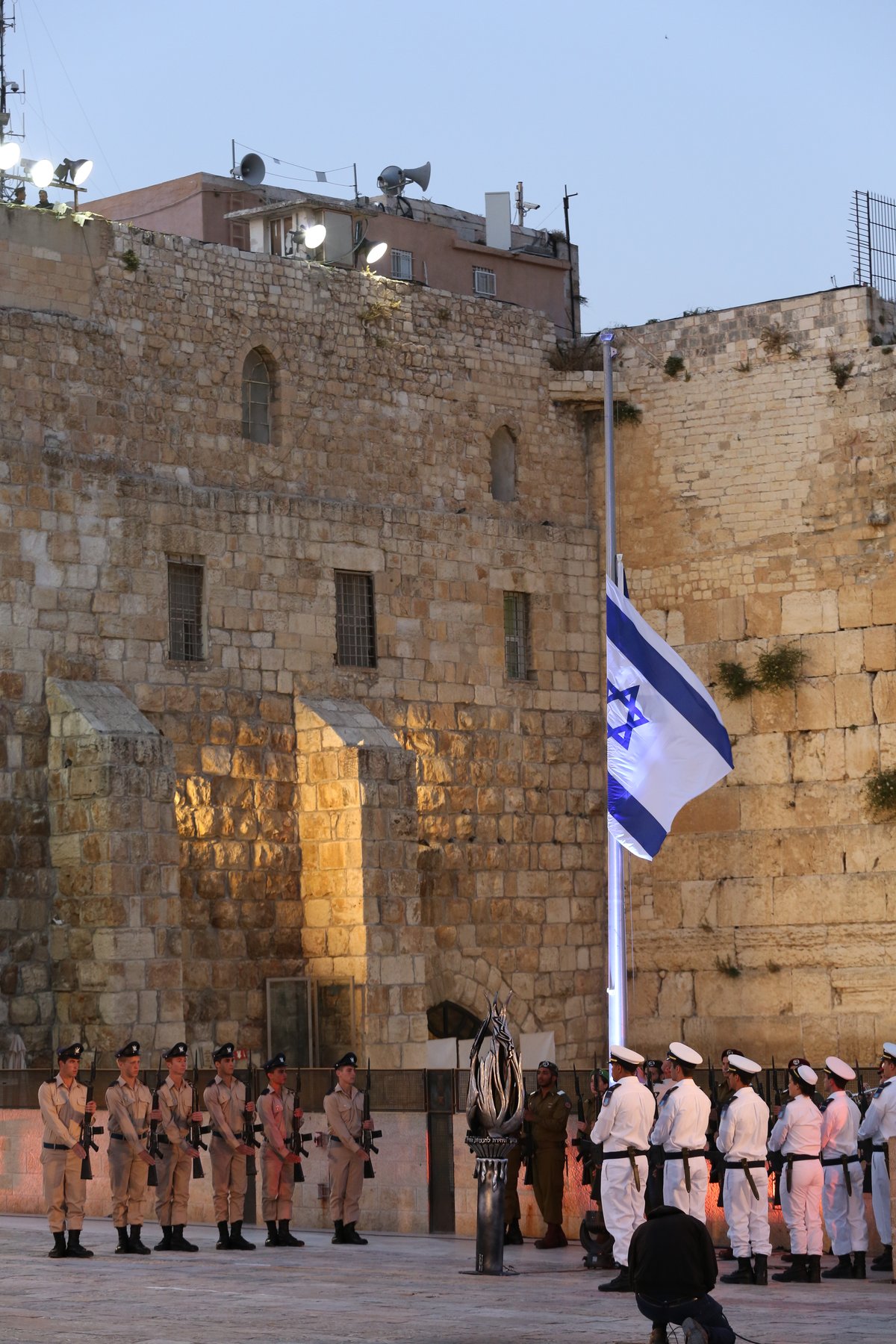 גלריה: טקס יום הזיכרון ברחבת הכותל המערבי