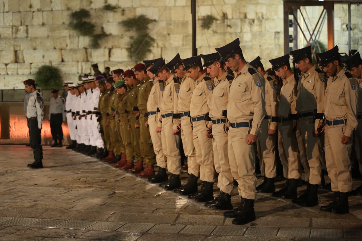 גלריה: טקס יום הזיכרון ברחבת הכותל המערבי