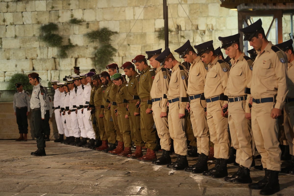 גלריה: טקס יום הזיכרון ברחבת הכותל המערבי