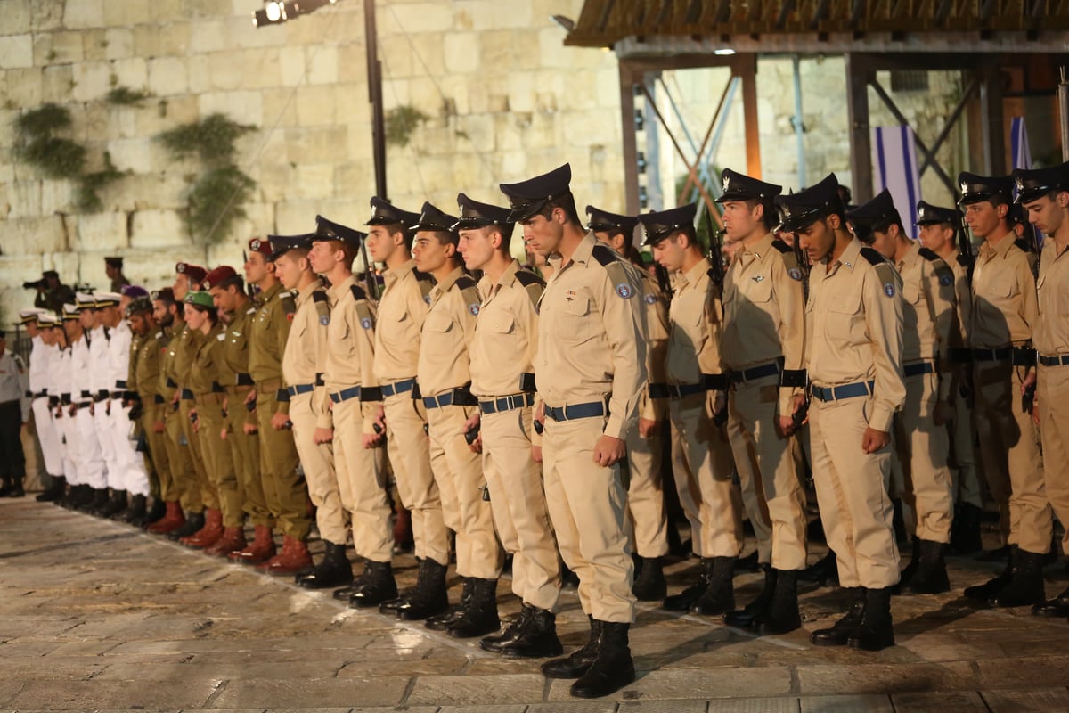 גלריה: טקס יום הזיכרון ברחבת הכותל המערבי