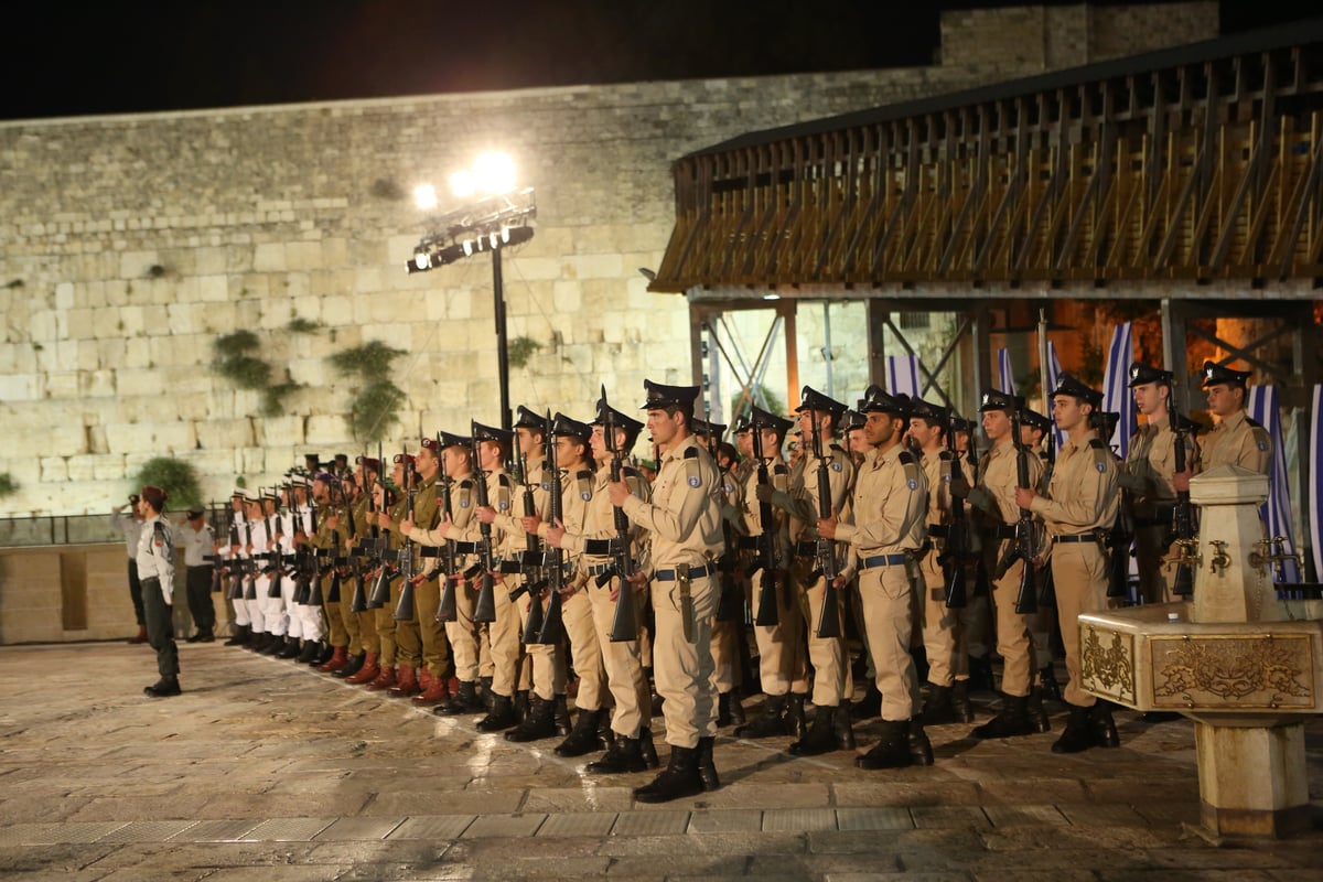 גלריה: טקס יום הזיכרון ברחבת הכותל המערבי