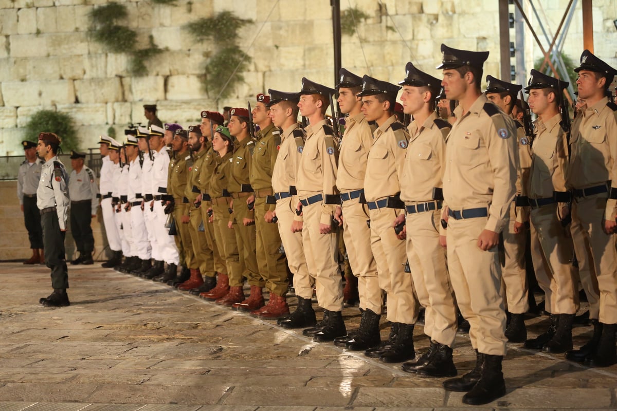 גלריה: טקס יום הזיכרון ברחבת הכותל המערבי