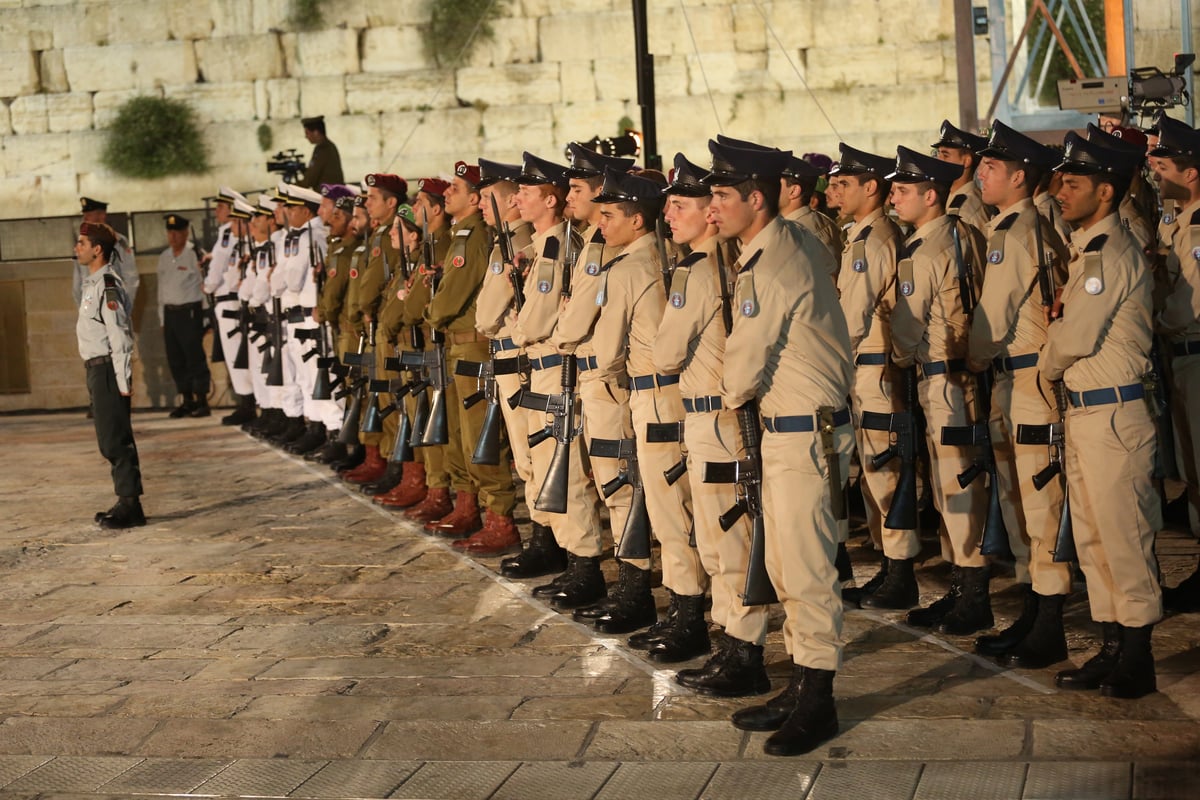 גלריה: טקס יום הזיכרון ברחבת הכותל המערבי