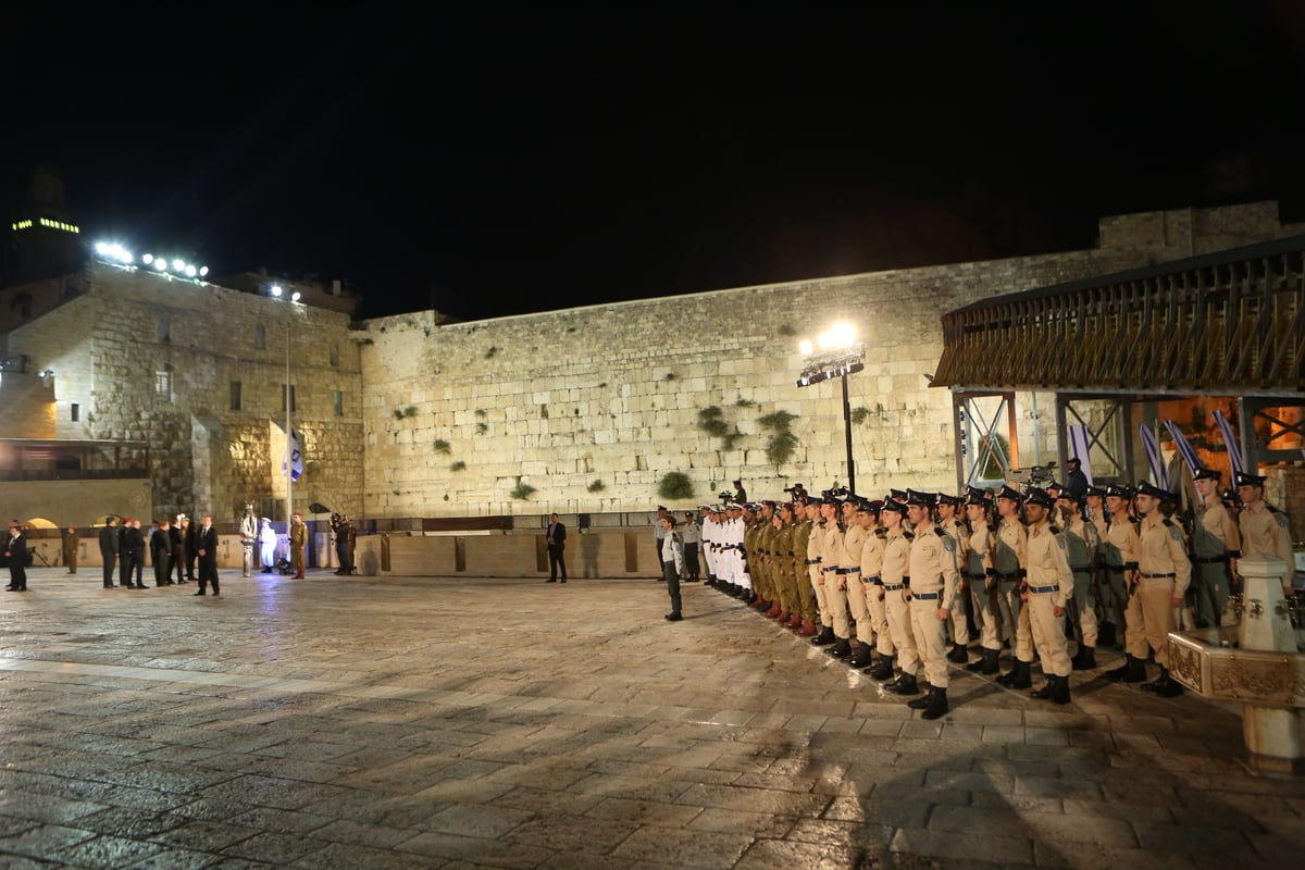 גלריה: טקס יום הזיכרון ברחבת הכותל המערבי