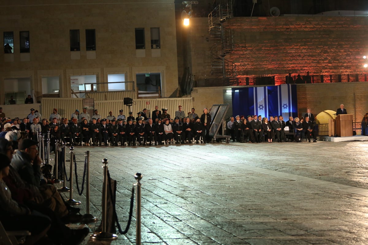 גלריה: טקס יום הזיכרון ברחבת הכותל המערבי