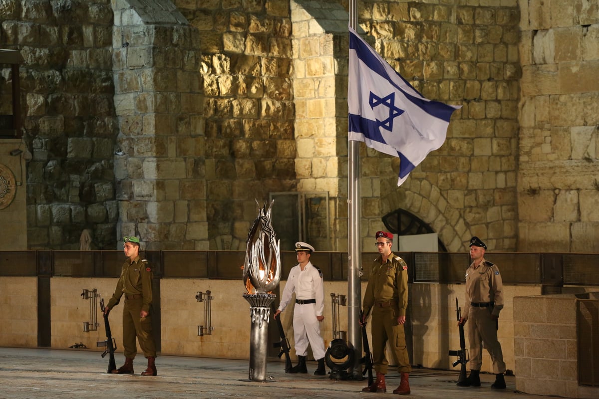 גלריה: טקס יום הזיכרון ברחבת הכותל המערבי