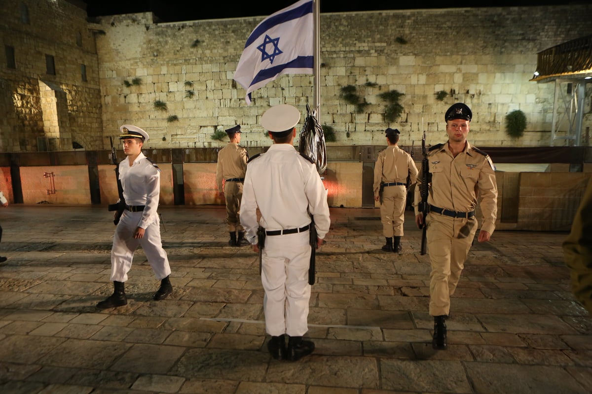 גלריה: טקס יום הזיכרון ברחבת הכותל המערבי