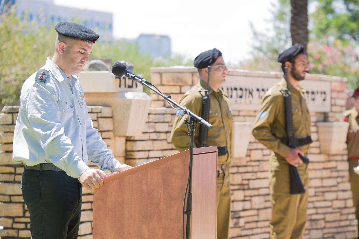 הגאון רבי אברהם יוסף השתתף בטקס יום הזיכרון