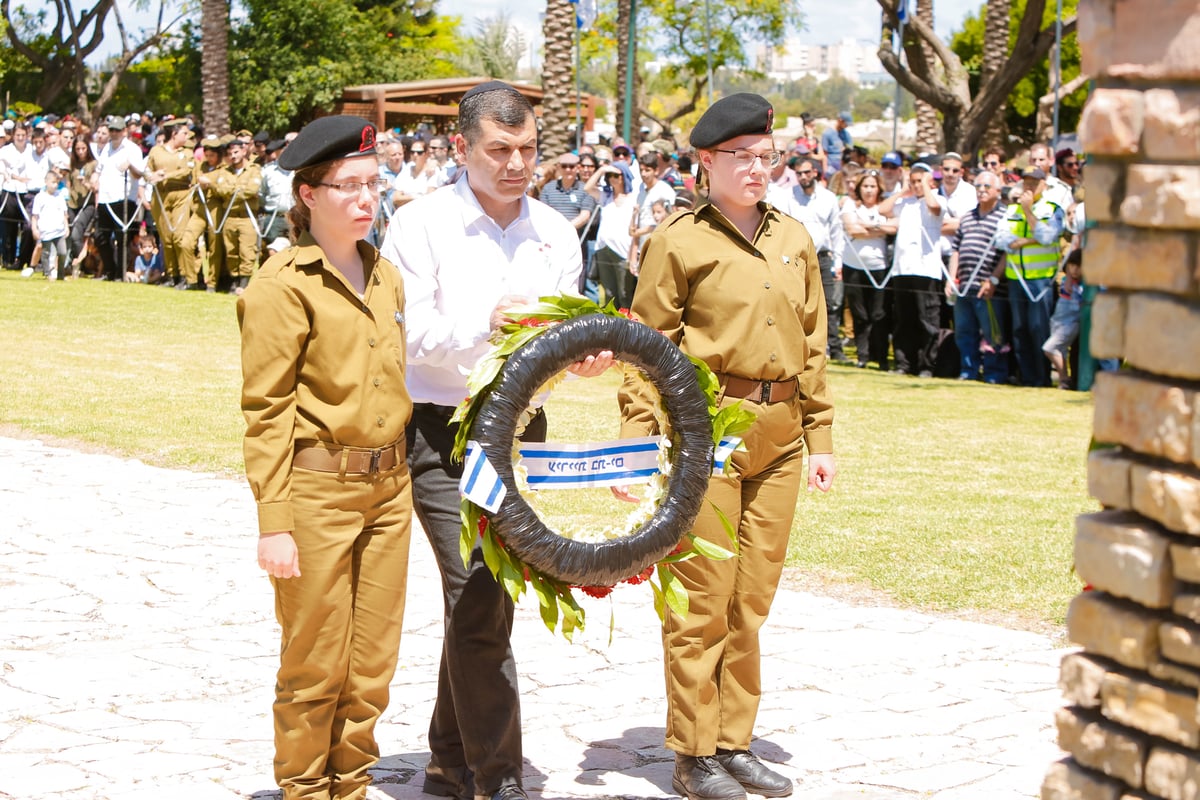 הגאון רבי אברהם יוסף השתתף בטקס יום הזיכרון