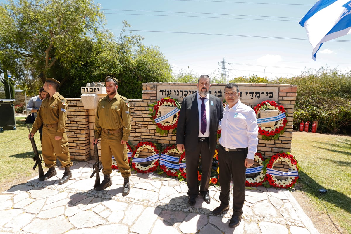 הגאון רבי אברהם יוסף השתתף בטקס יום הזיכרון