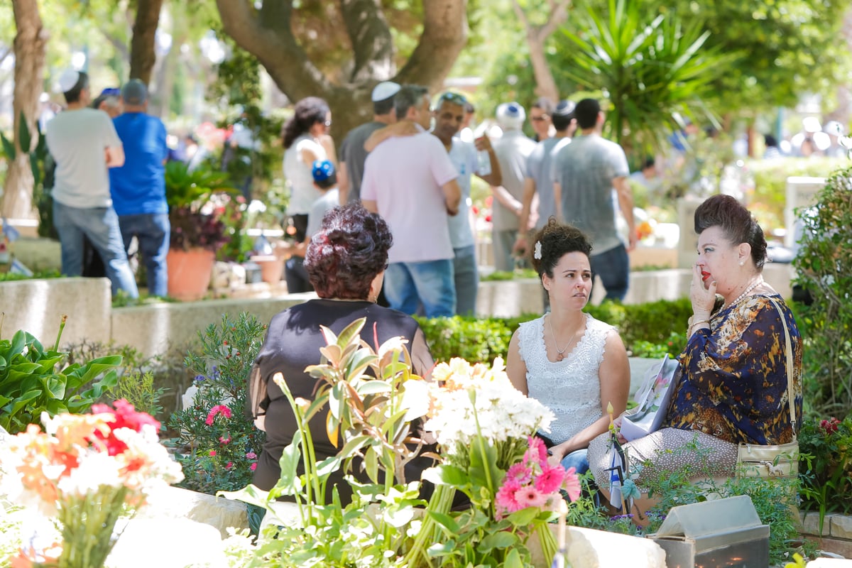 הגאון רבי אברהם יוסף השתתף בטקס יום הזיכרון