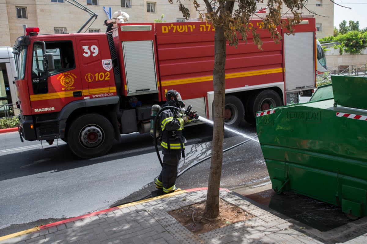 חומר כימי לא מזוהה נשפך ברחוב, התושבים הסתגרו בבתים