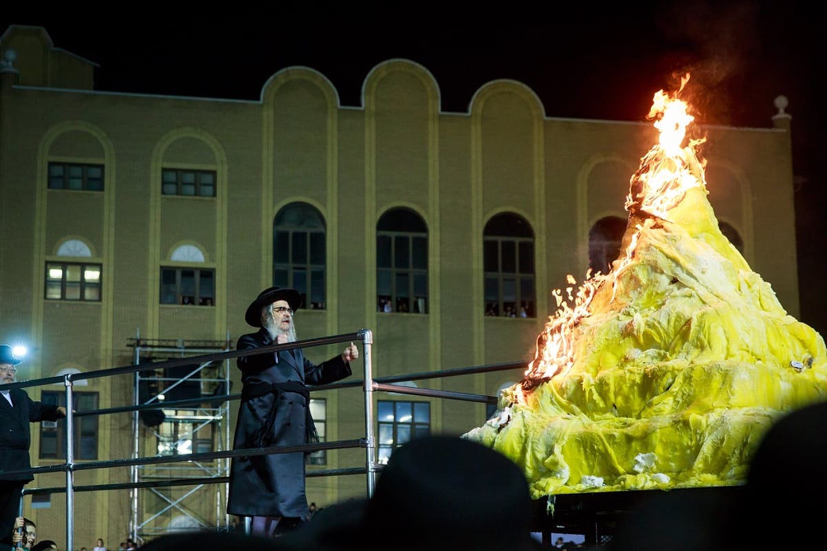 יחד עם החוגגים בקרית יואל: הכתבת של News12