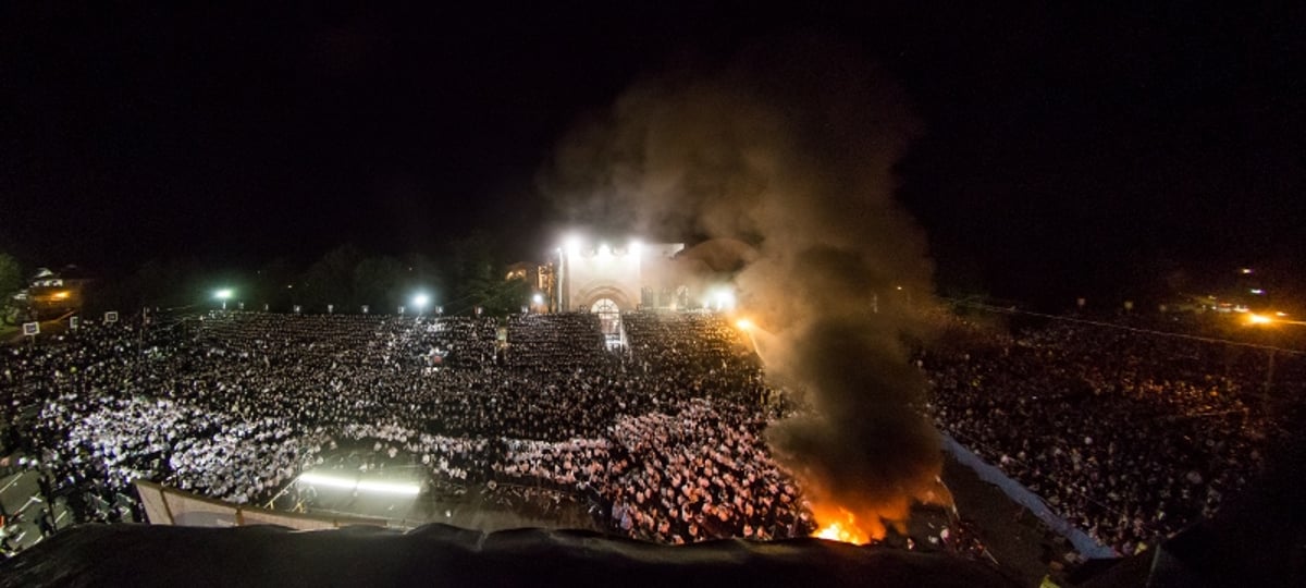 עכשיו הגלריה: ההדלקה ההיסטורית בסקווירא