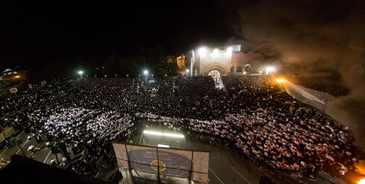 עכשיו הגלריה: ההדלקה ההיסטורית בסקווירא