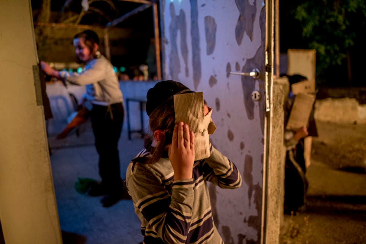 מאה שערים בערה עם מדורות ל"ג בעומר • צפו