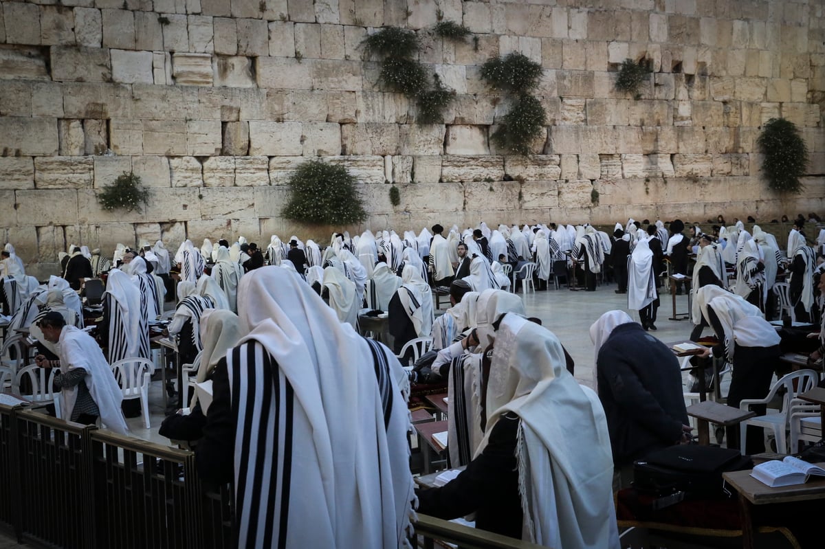 מרהיב: זריחה וברכת כהנים בכותל המערבי