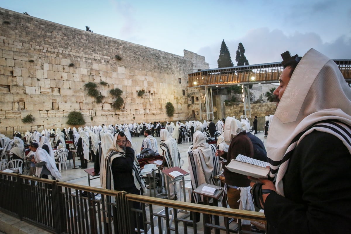 מרהיב: זריחה וברכת כהנים בכותל המערבי