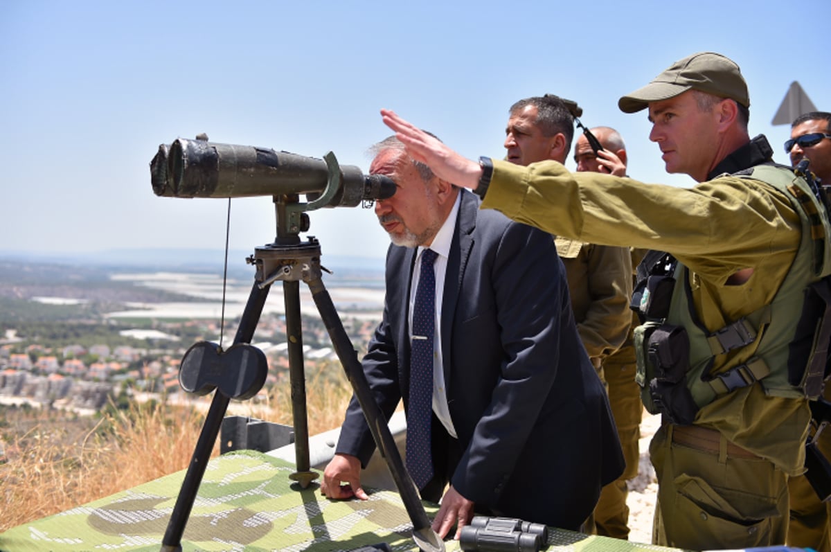 ליברמן בפיקוד צפון: "לא מציע לבחון אותנו"