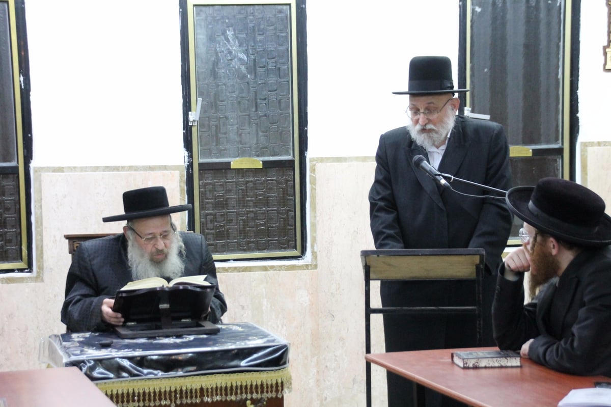 קבלת התורה ב"כיכר השבת": שיחתו של האדמו"ר מדעעש