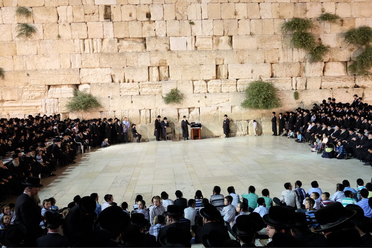 צפו בגלריה: היארצייט ל"אהבת ישראל" מויז'ניץ