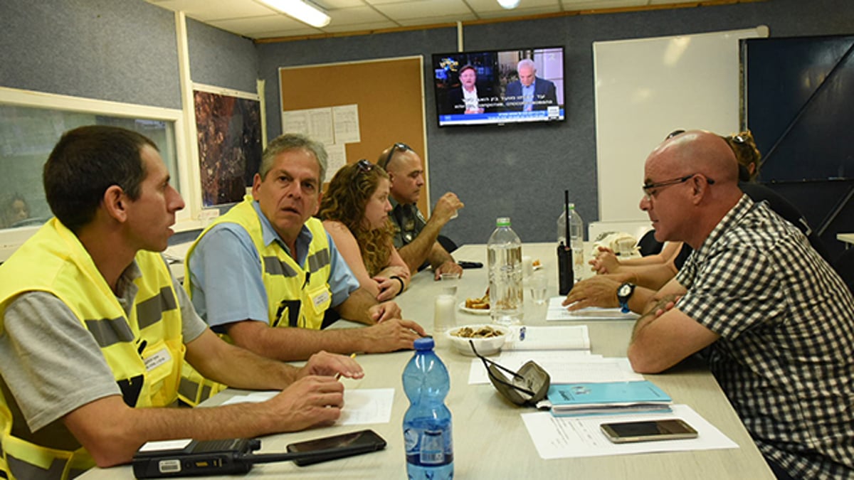 נסראללה לא מפסיק לאיים ובגבול הצפון מתרגלים פינוי המוני