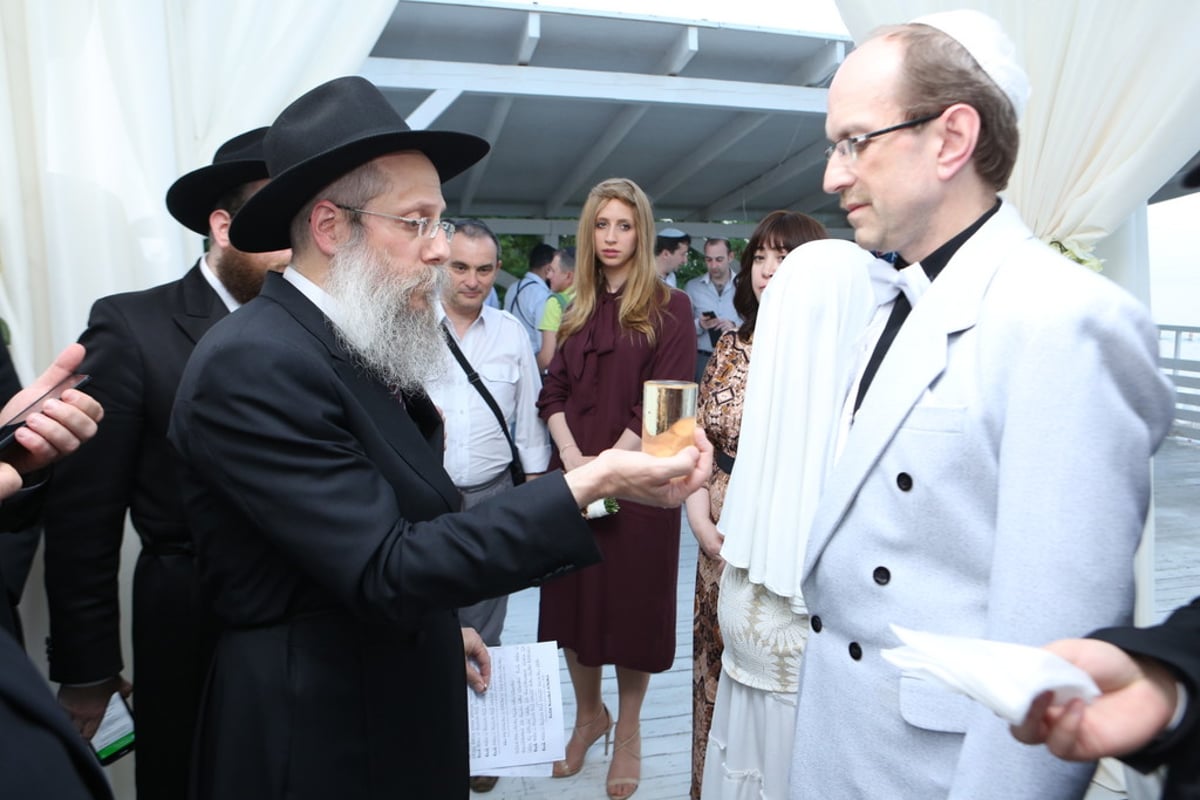 ארבעה זוגות קיבלו עליהם יהדות ונישאו בשנית • צפו