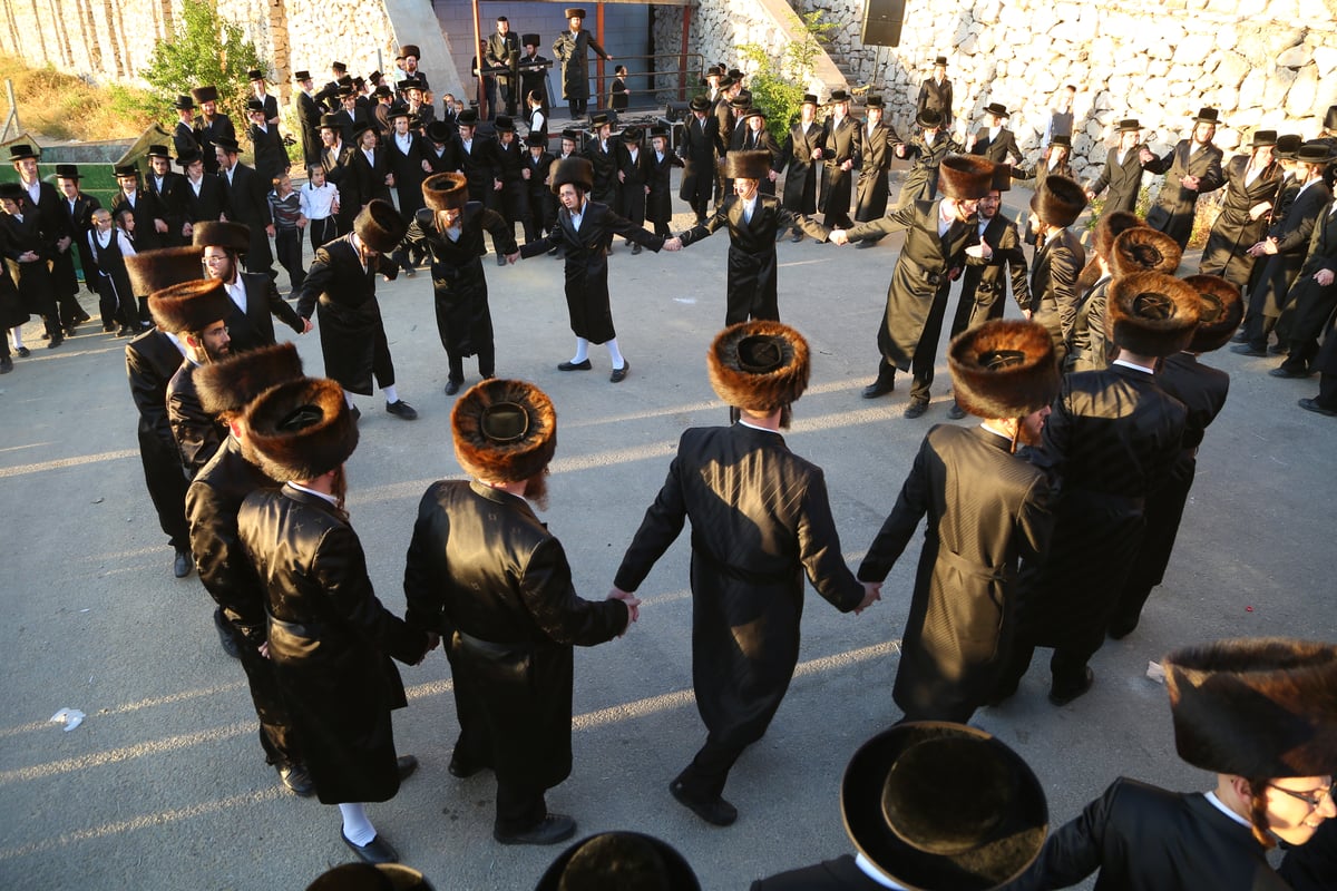 בשעת לילה מאוחרת: האדמו"ר רקד עם הכלה • צפו