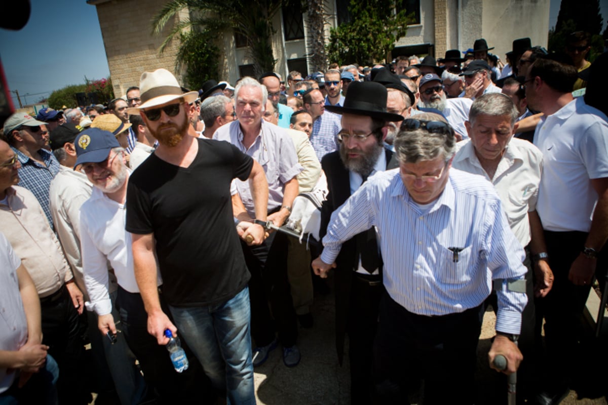 תיעוד דומע: דרכו האחרונה של מוטי זיסר ז"ל