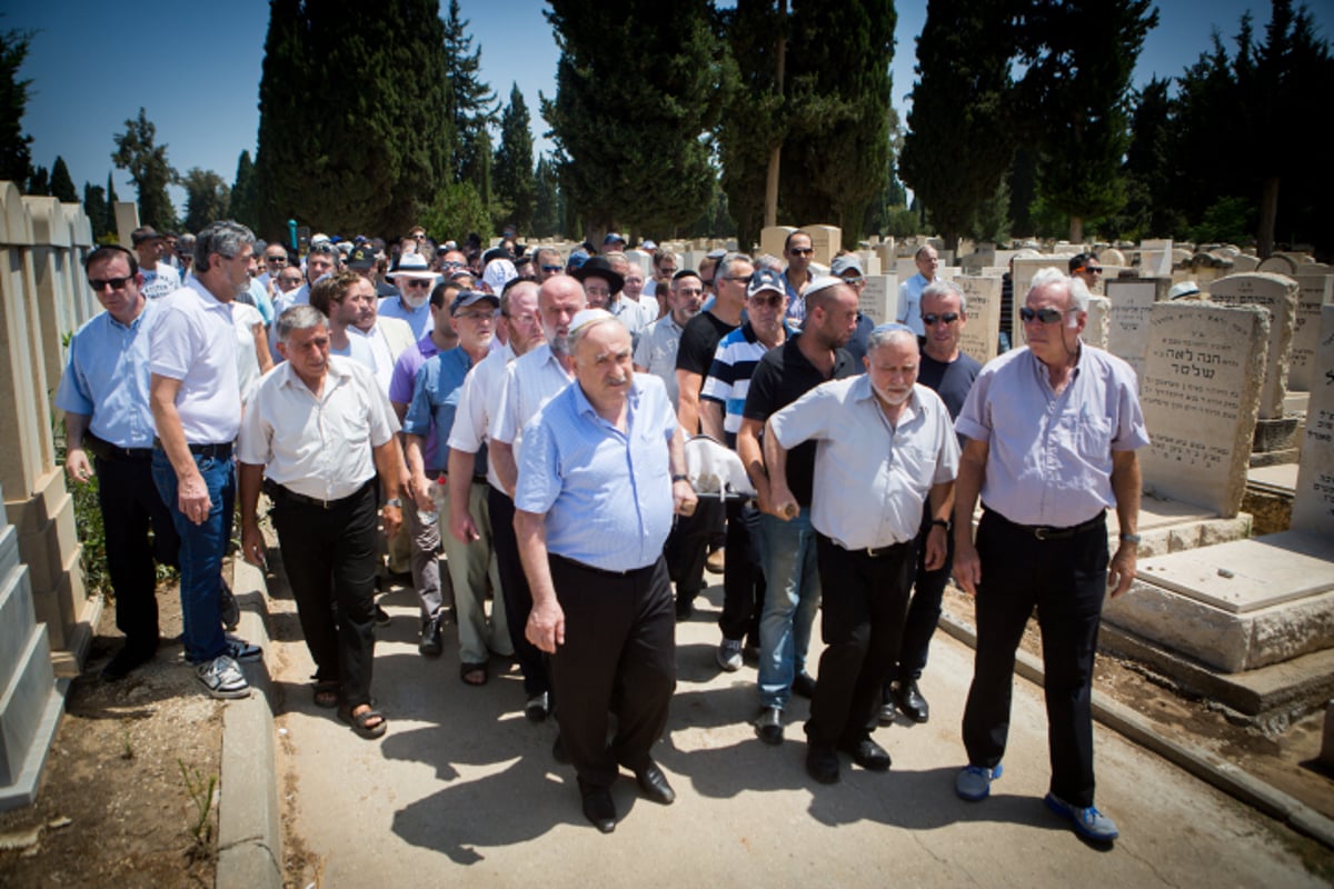 תיעוד דומע: דרכו האחרונה של מוטי זיסר ז"ל