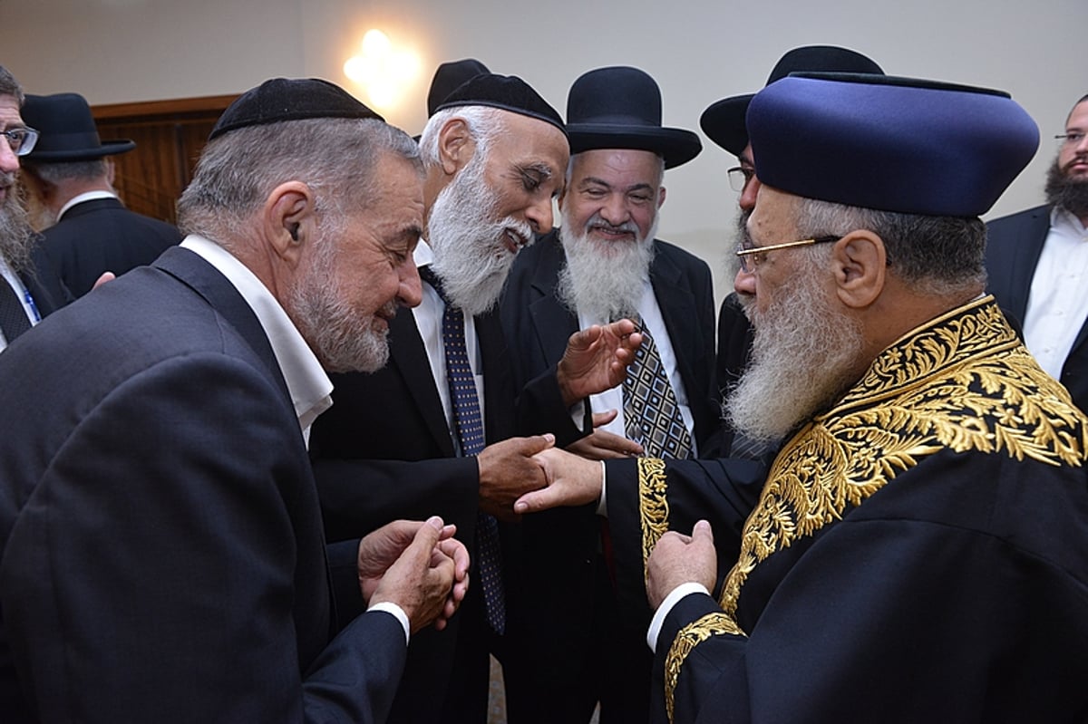 הגר"י יוסף: בחרו אתכם להיות שופטים, תפסיקו להתערב לנו