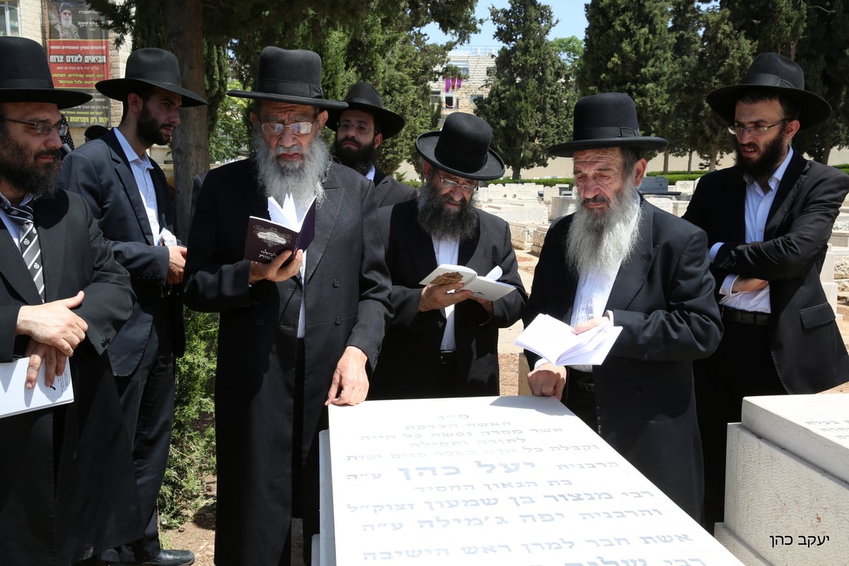 נשיא המועצת עלה לקבר רעייתו: "התורה היא הנחמה שלי"