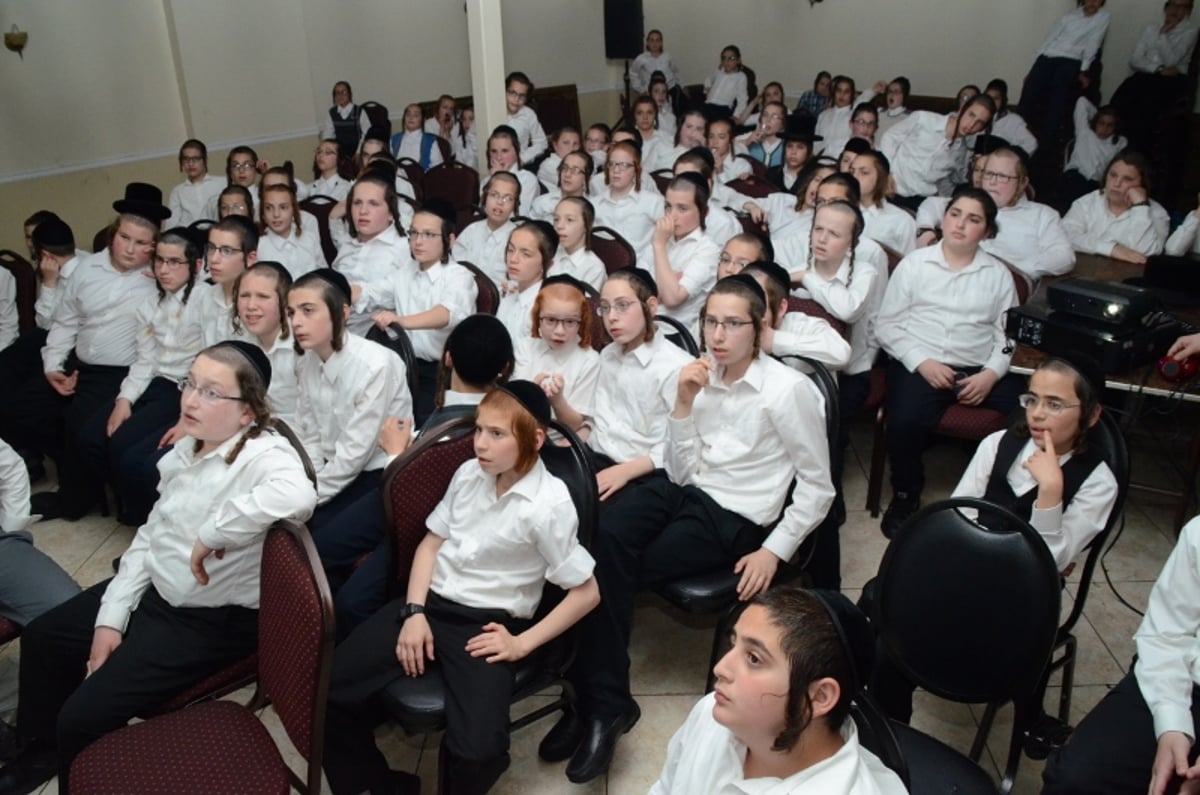 תלמידי ה'מתמידים' זכו לברכה מהגאב"ד הישיש