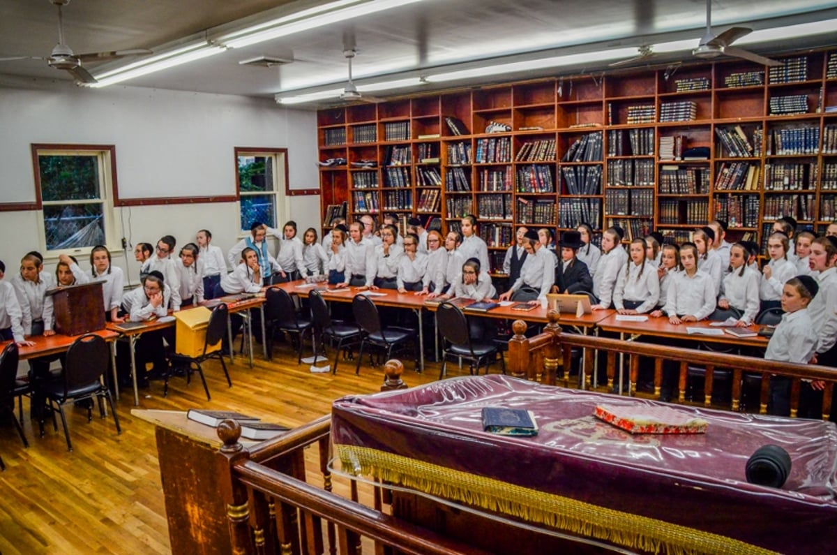 תלמידי ה'מתמידים' זכו לברכה מהגאב"ד הישיש