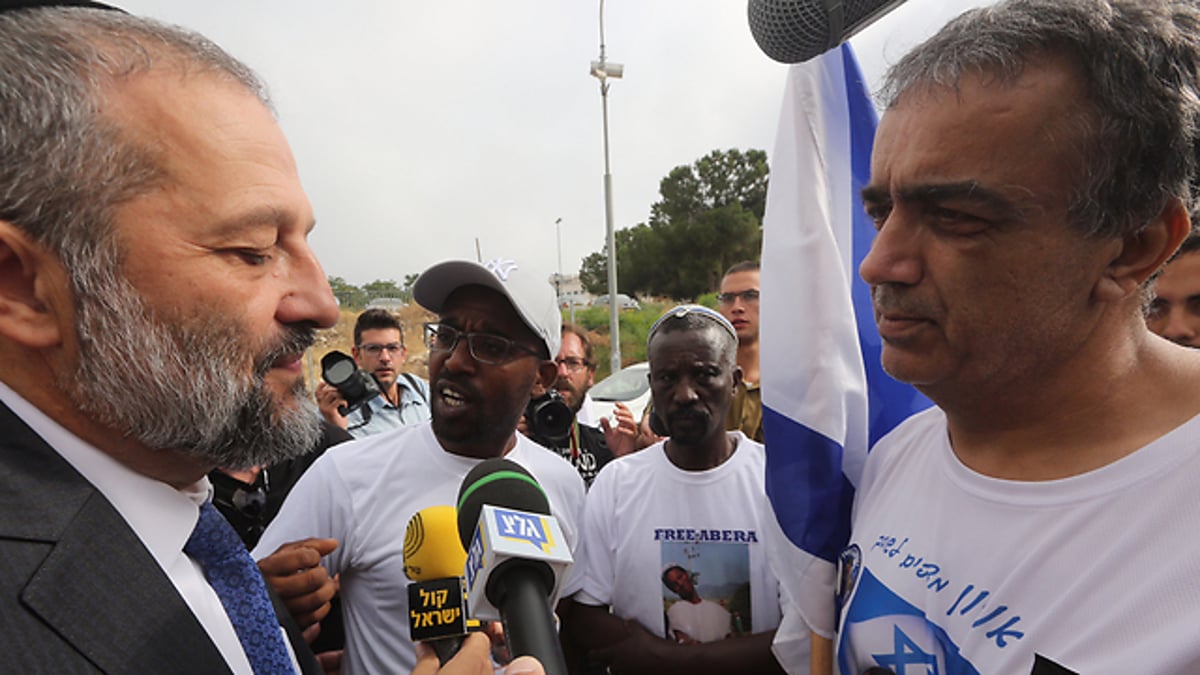 יום הכרעה בקבינט: לא גובש רוב להסכם - המשפחות מוחות