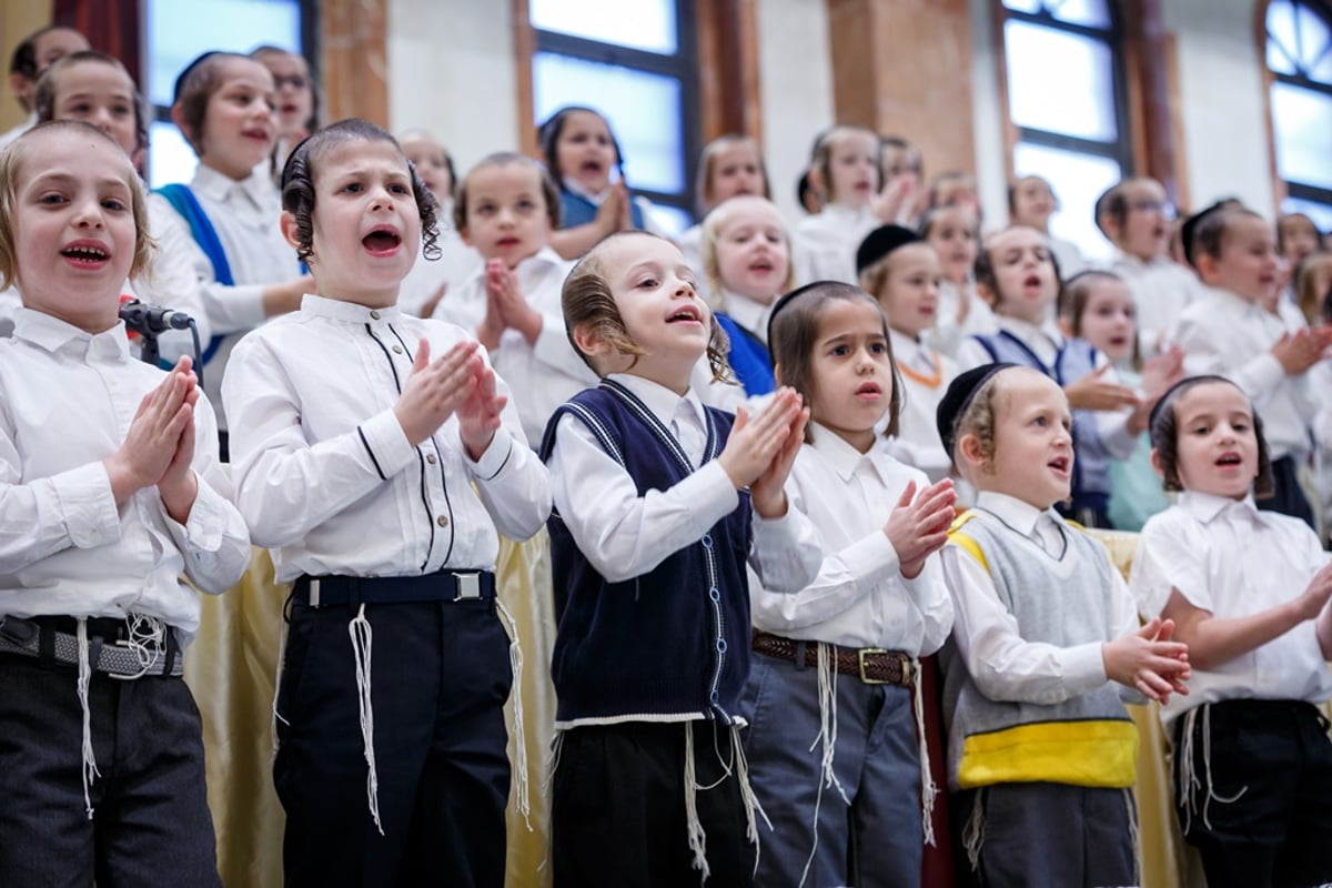 בורו פארק: 'חומש סעודה' לילדי כיתא א' בת"ת סאטמר