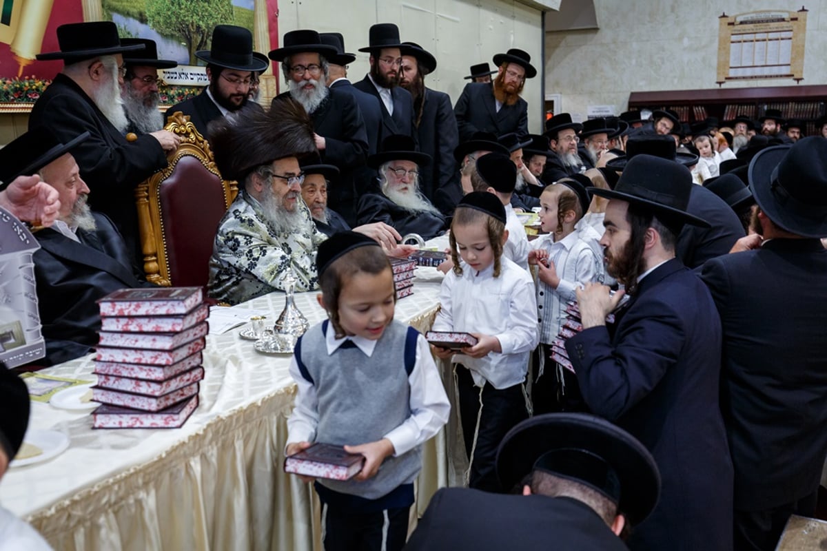 בורו פארק: 'חומש סעודה' לילדי כיתא א' בת"ת סאטמר