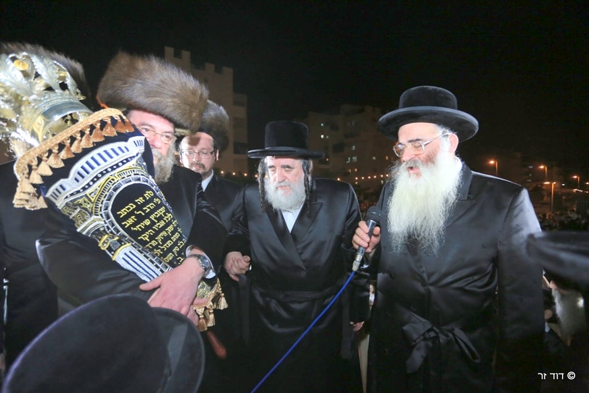 מביתו של פרוש לביהמ"ד ויז'ניץ. צפו בגלריה