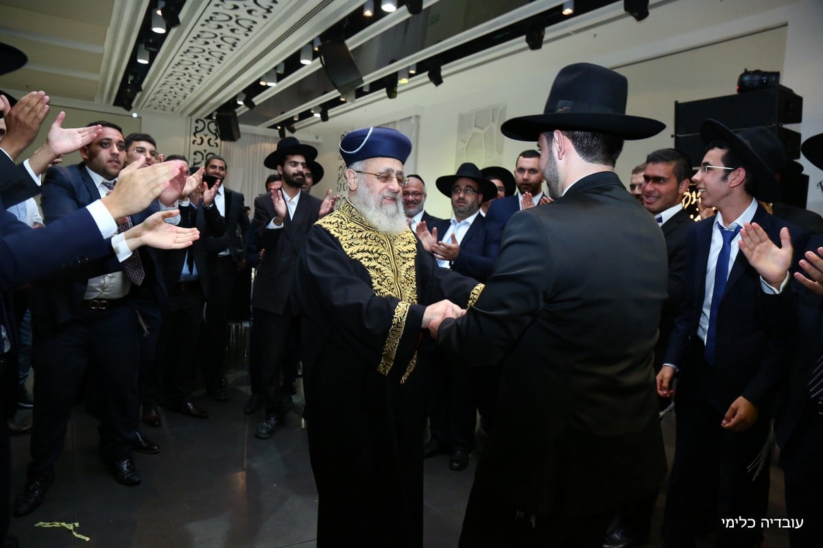 צפו: שמחת החתונה לעוזרו של הראשל"צ