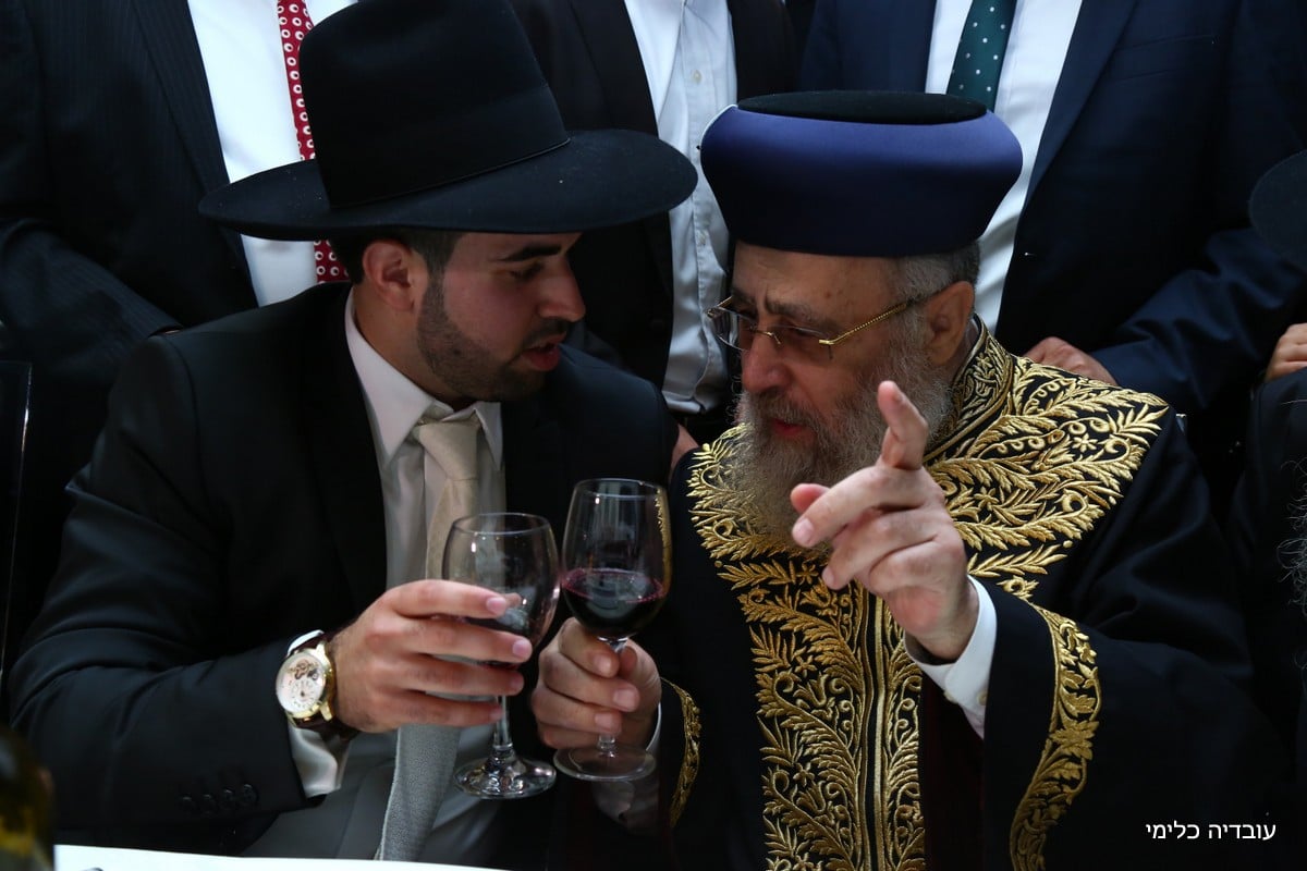 צפו: שמחת החתונה לעוזרו של הראשל"צ