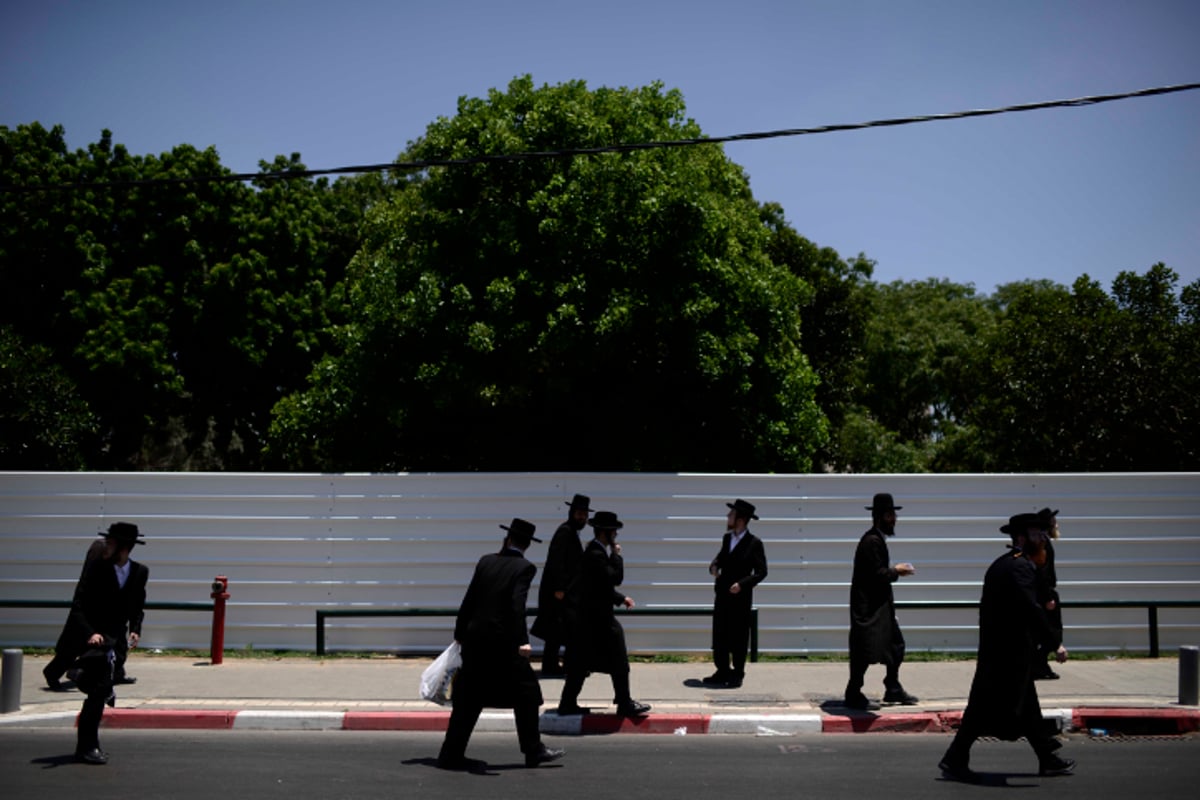 אנשי 'העדה החרדית' הפגינו בעד העריק הספרדי